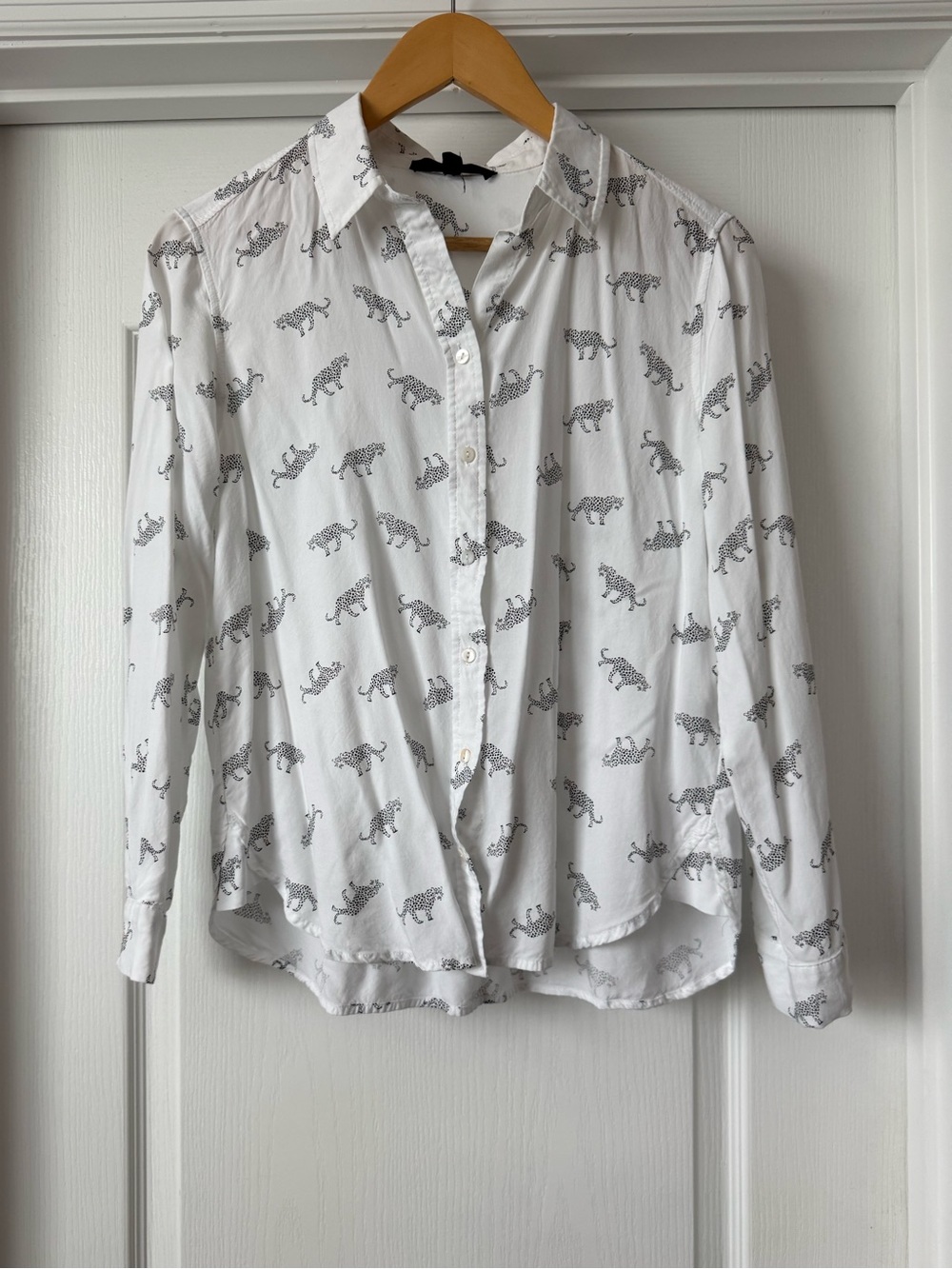 Jane + Delancey Leopard/Cheetah Print Button Down Shirt Size S